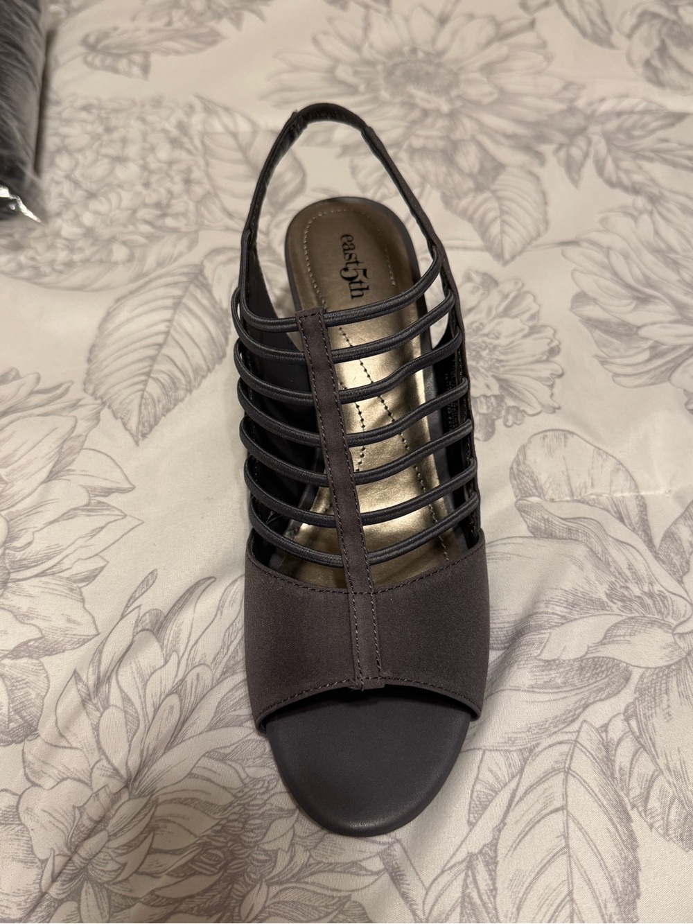 East 5th Women’s Neville, dark grey, peep toe, heel pump in size 7.5 New/No Box